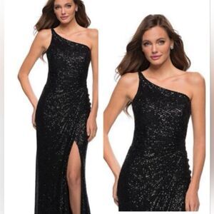 NWT LA FEMME black Sequin One shoulder Gown